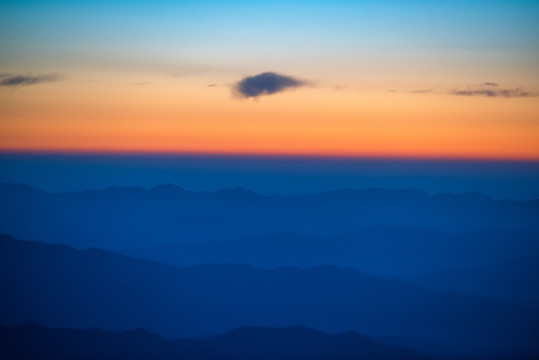 泰山日出朝霞