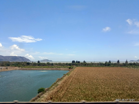 潮汕高铁路沿途车窗外大海风景光