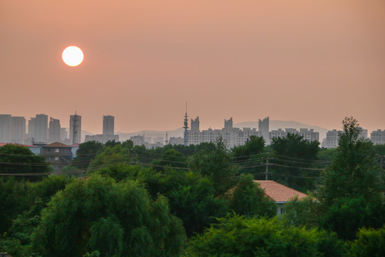 夕阳下的小镇