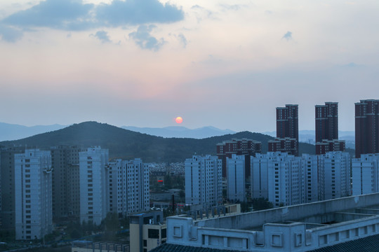 城市晚霞天空