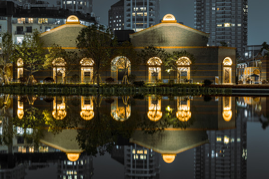 上海一大纪念馆湖色夜景倒影