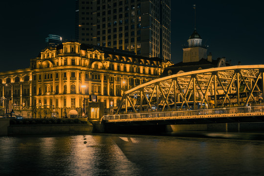 上海外白渡桥与浦江饭店黑金夜景