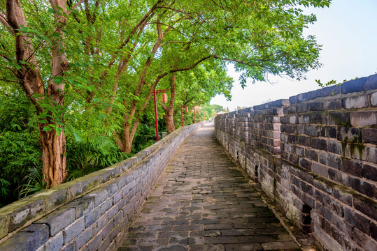 中国湖北荆州古城古墙城