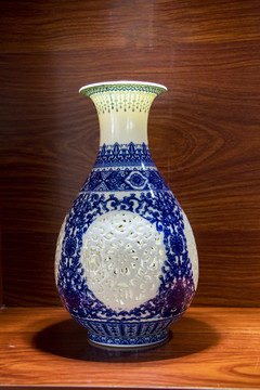 中国江西景德镇瓷瓶
