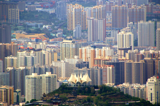 西宁凤凰台南山公园长焦远距离