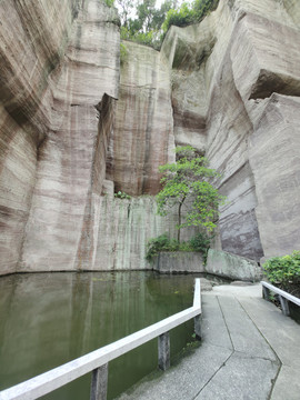 莲花山山崖