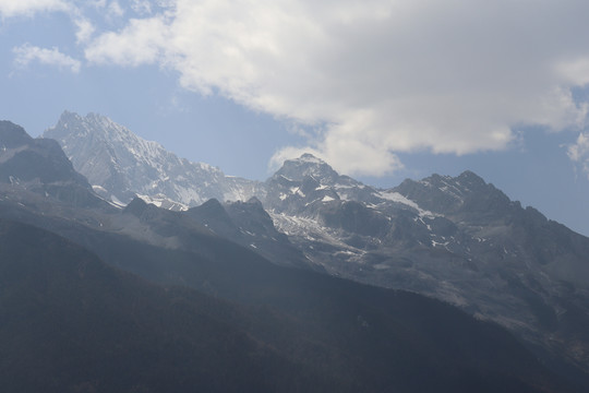 印象丽江背景的远山