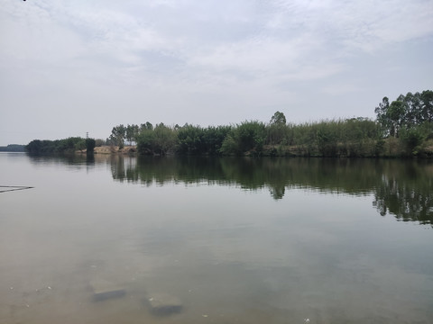 自然生态青山绿水江边河流风景