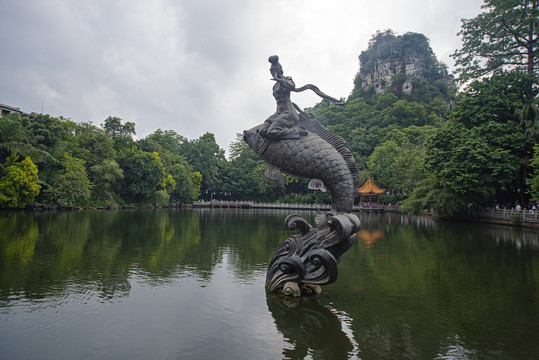 广西柳州鱼峰山公园