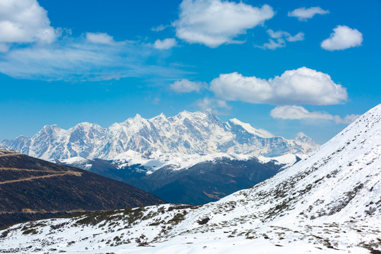 西藏南迦巴瓦峰雪山全景图