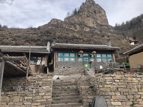 芦芽山悬空村