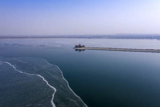 美丽的济南玉清湖冬景