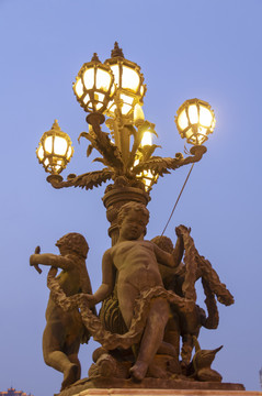 天津北安桥雕塑夜景