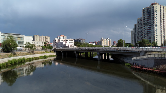 城市水渠