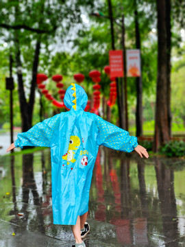 雨天孩子