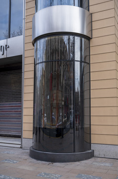 观光电梯弧形玻璃窗