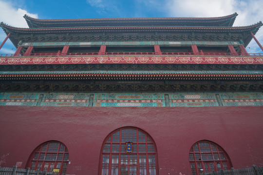 仰拍北京鼓楼古建筑细节特写