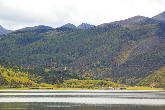 高山湖泊