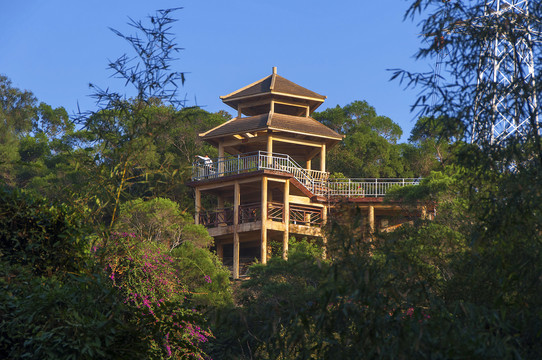 东芳山凉亭建筑