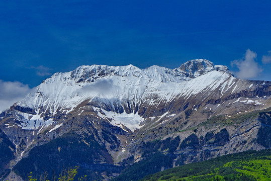 崇山峻岭与高山丘壑