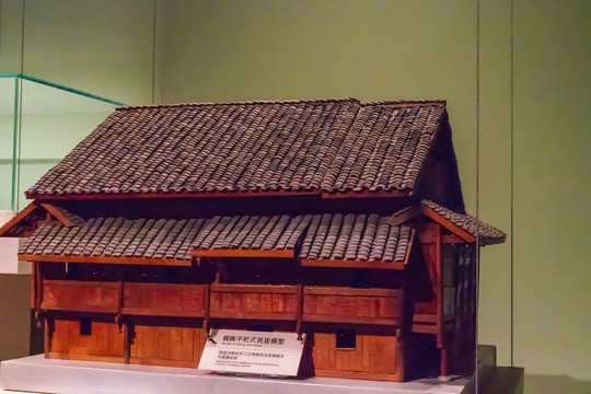 民族博物馆侗族干栏式民居模型