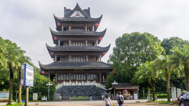 栱极楼雄姿