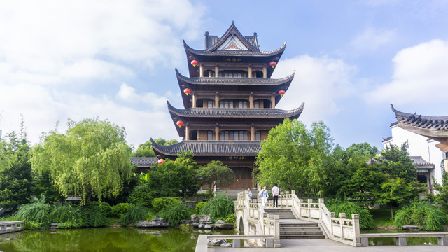 栱极楼雄姿