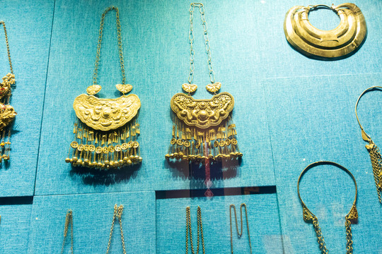 广西民族博物馆银项链