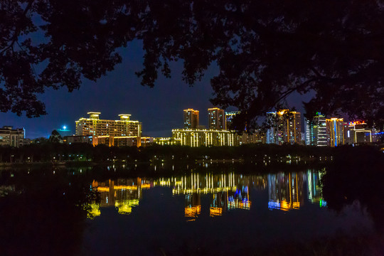 广西南宁南湖公园夜景