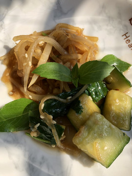 凉拌小菜黄瓜土豆