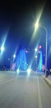 滨河大桥夜景