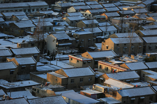 雪后房屋