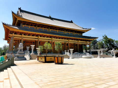 鸡足山佛塔寺大雄宝殿