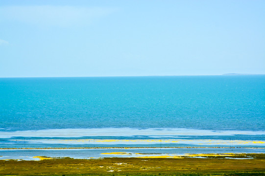 青海湖畔