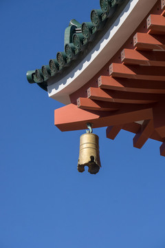 寺庙屋檐的风铃