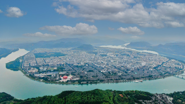 阆中古城航拍全景图