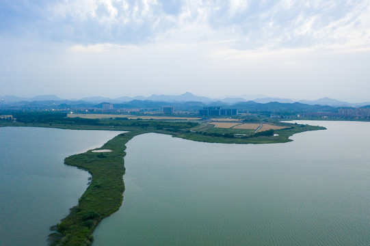 航拍浙江杭州余杭区南湖公园