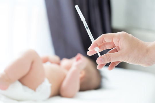 婴儿、儿童和婴儿的疫苗和免疫概念