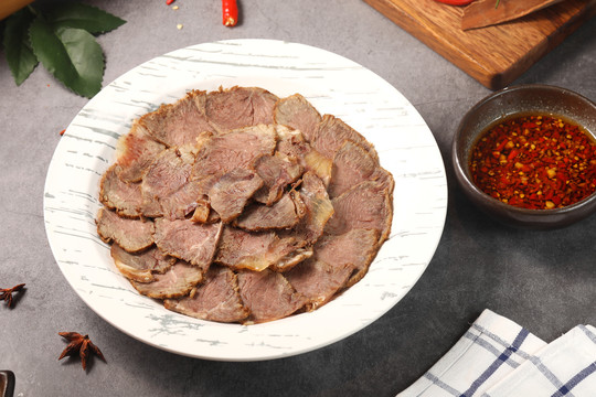 卤牛肉