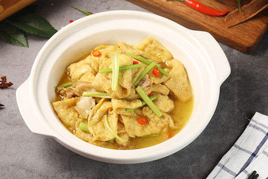 焖油豆腐