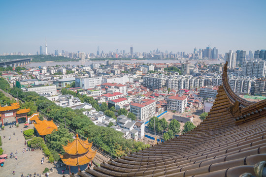 从武汉黄鹤楼上俯瞰城市全景