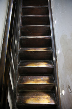 老式木楼梯