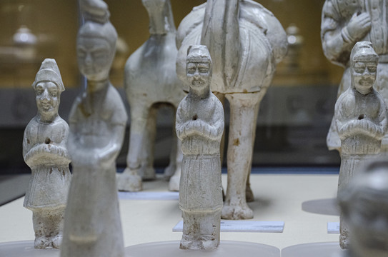 巩义博物馆唐代白釉瓷骆驼俑