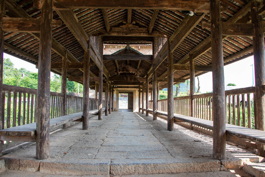 风雨桥通道