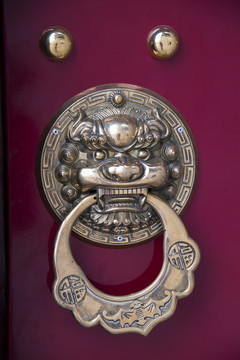 中式传统大红门铺首门环