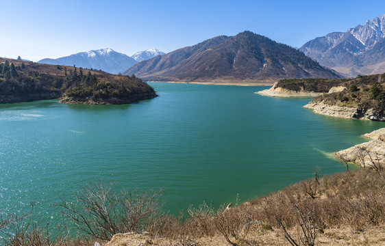 冶勒湖