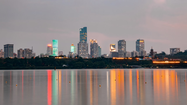 南京新街口与玄武湖夜景