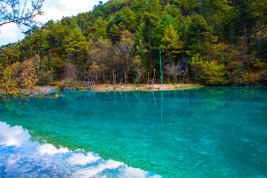 蓝月谷风景区