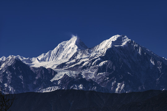 贡嘎主峰