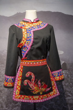 瑶族民族服装